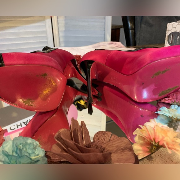 GUC!!!!💝Alexander McQueen color block pumps.
Satin and patent leather. - Picture 10 of 12